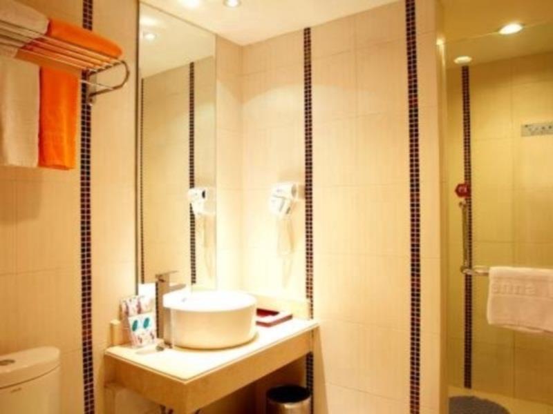 Отель Vienna Meilong Branch Шэньчжэнь Экстерьер фото